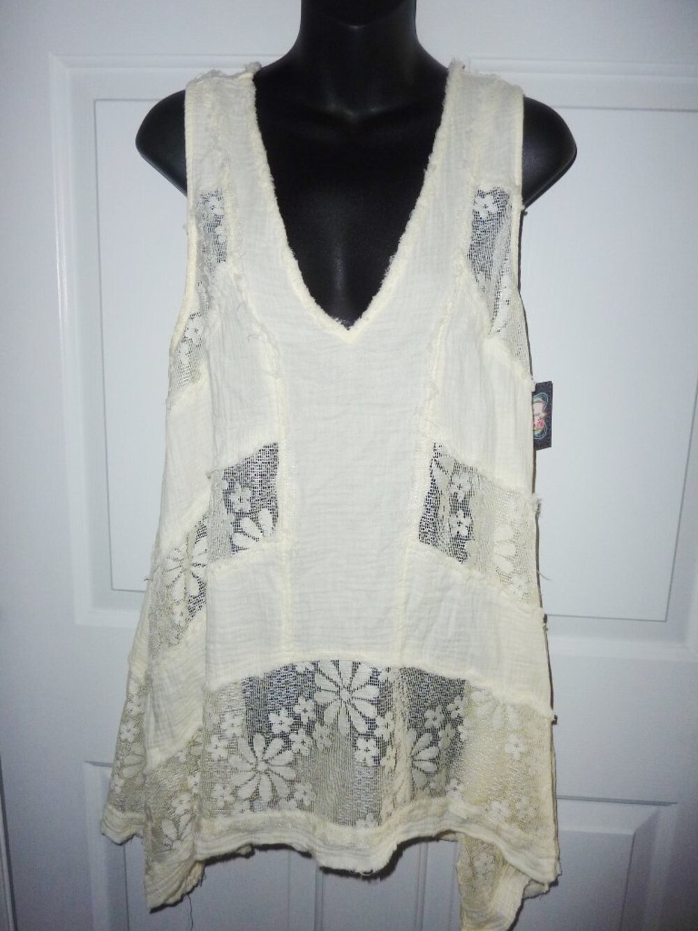 NWT POL Cream Sleeveless Lace Inset Tunic Oversized Small